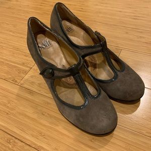 Sofft Taupe Suede T Strap Heels